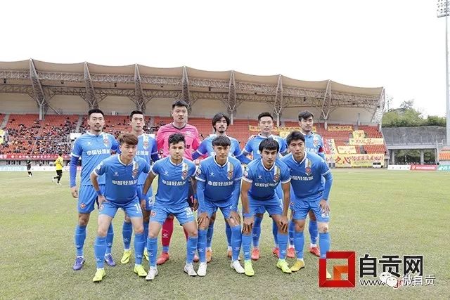 怀斯曼精彩表现连得4分 扣篮与勾手助攻猛龙暂停